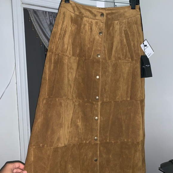 Saint Laurent Dresses & Skirts - Snap-Front Calfskin Suede Midi Skirt in Dune